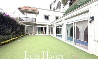 Magnífica Casa en Lomas Altas (VP)