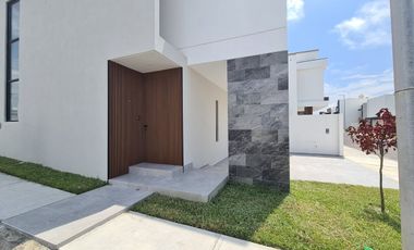 Casa en Venta Lomas de la Rioja | 4 recámaras