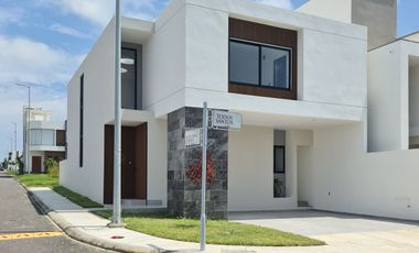 Casa en Venta Lomas de la Rioja | 4 recámaras