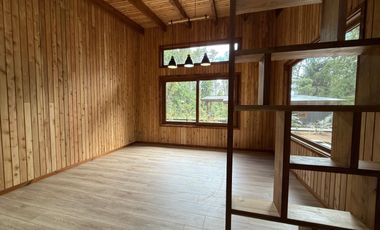 Casa en arriendo c/ estacionamiento en Molco