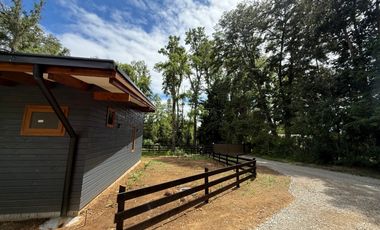 Casa en arriendo c/ estacionamiento en Molco