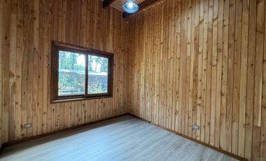 Casa en arriendo c/ estacionamiento en Molco