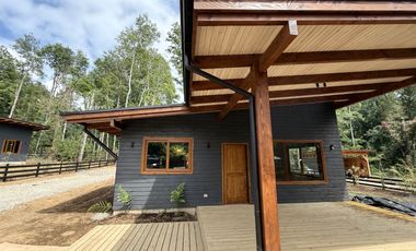 Casa en arriendo c/ estacionamiento en Molco