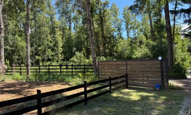 Casa en arriendo c/ estacionamiento en Molco