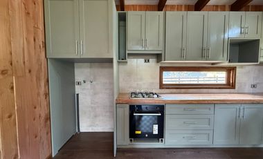 Casa en arriendo c/ estacionamiento en Molco