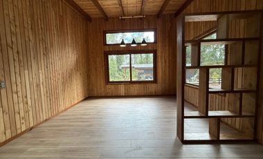 Casa en arriendo c/ estacionamiento en Molco