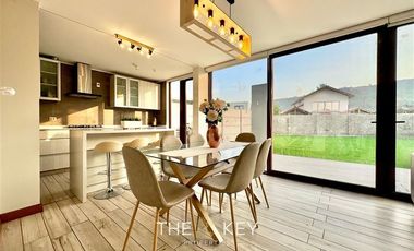 Casa en Venta en Santa Elena, Colina