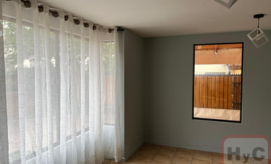 Arriendo Amplia Casa en Ciudad Satélite