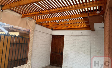 Arriendo Amplia Casa en Ciudad Satélite