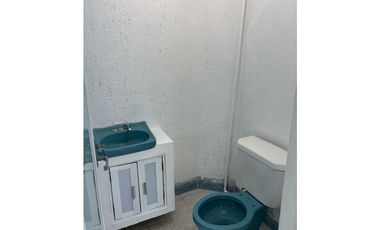 SE RENTA CONSULTORIO EN PRIMER PISO EN EL CENTRO