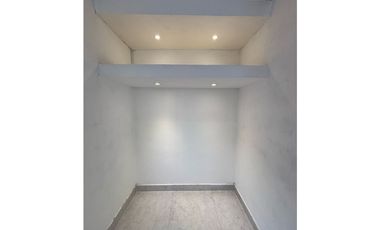 SE RENTA CONSULTORIO EN PRIMER PISO EN EL CENTRO