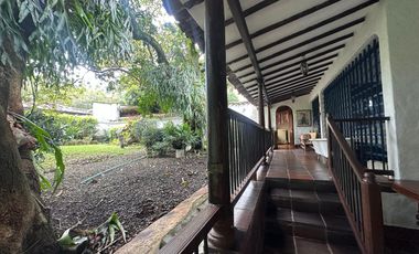 Casa campestre en arriendo – Envigado.