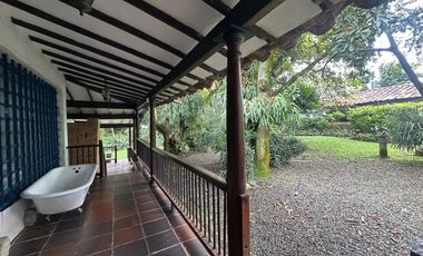 Casa campestre en arriendo – Envigado.