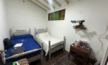 Casa campestre de 2 pisos en arriendo en Envigado