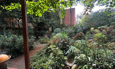 Casa campestre de 2 pisos en arriendo en Envigado