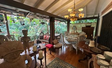 Casa campestre de 2 pisos en arriendo en Envigado