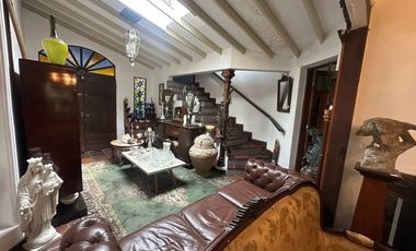 Casa campestre de 2 pisos en arriendo en Envigado