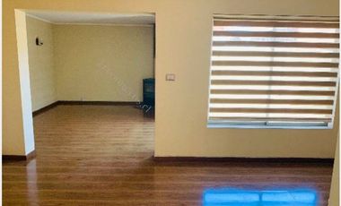 Casa en venta, ubicación privilegiada Los Ángeles!