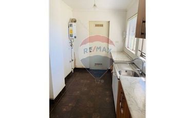 Casa en venta, ubicación privilegiada Los Ángeles!