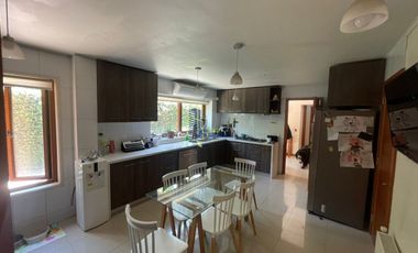 CAMINO DE LA LAGUNA A PASOS DEL COLEGIO MYFLOWER