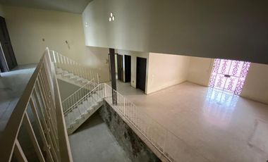 CASA EN RENTA CON EXCELENTE UBICACIÓN