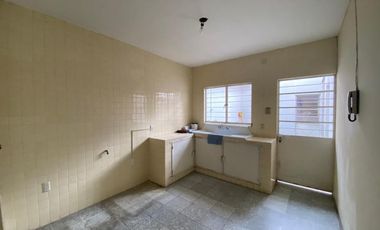 CASA EN RENTA CON EXCELENTE UBICACIÓN