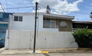 CASA EN RENTA CON EXCELENTE UBICACIÓN