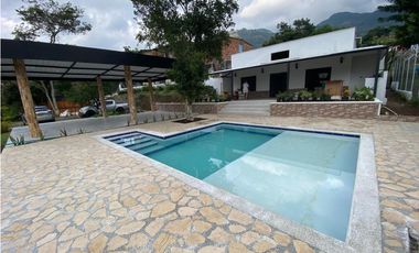 VENTA FINCA HERMOSA EN COPACABANA (Y)