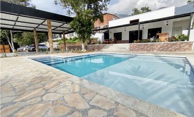 VENTA FINCA HERMOSA EN COPACABANA (Y)