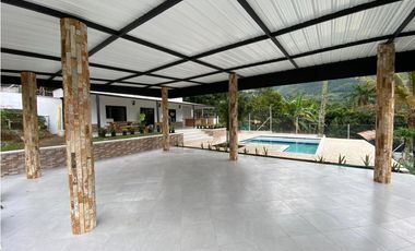 VENTA FINCA HERMOSA EN COPACABANA (Y)