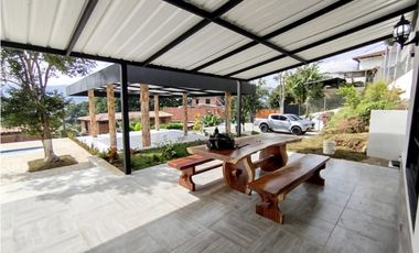 VENTA FINCA HERMOSA EN COPACABANA (Y)