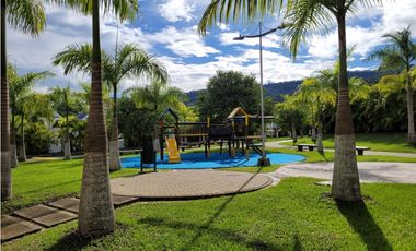 RESIDENCIA DE LUJO EN CONDOMINIO PALMA REAL (Villavicencio)