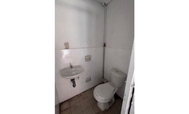 ARRIENDO LOCAL COMERCIAL EN EL SECTOR DE FONTIBON - 2 PISOS AMPLIOS