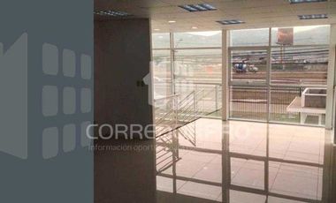 CONDOMINIO DE 4 OFICINAS A ORILLA DE PANAMERICANA NORTE.