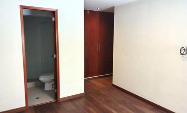 Alquiler de amplio departamento, 175 m² + estacionamiento doble – Surco