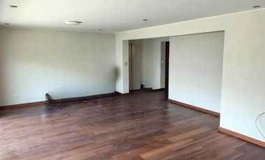 Alquiler de amplio departamento, 175 m² + estacionamiento doble – Surco