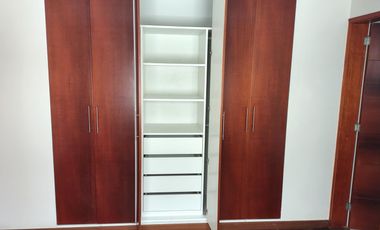 Alquiler de amplio departamento, 175 m² + estacionamiento doble – Surco