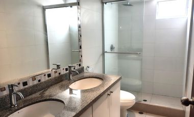 Alquiler de amplio departamento, 175 m² + estacionamiento doble – Surco