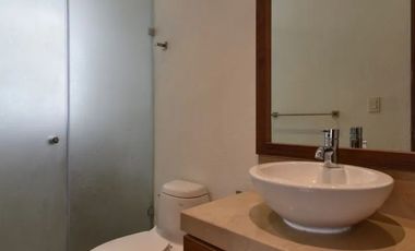 Se vende moderna casa en Lomas Country Club