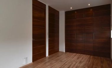 Se vende moderna casa en Lomas Country Club