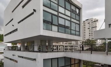 Se vende moderna casa en Lomas Country Club