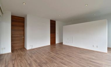 Se vende moderna casa en Lomas Country Club