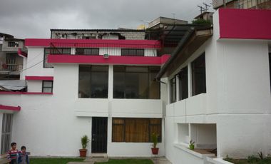 Casa y Terreno en Venta, Av Elisa Mariño, Guaranda, IriR