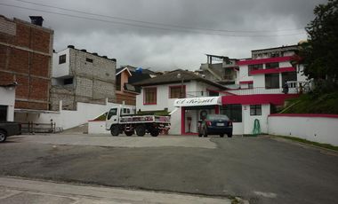 Casa y Terreno en Venta, Av Elisa Mariño, Guaranda, IriR