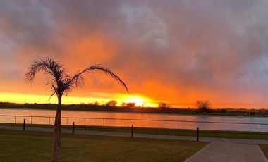 Alquiler 3 amb en con cochera. Terralagos.Canning