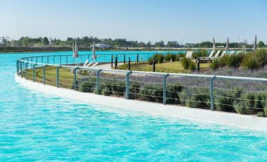 Alquiler 3 amb en con cochera. Terralagos.Canning