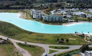 Alquiler 3 amb en con cochera. Terralagos.Canning