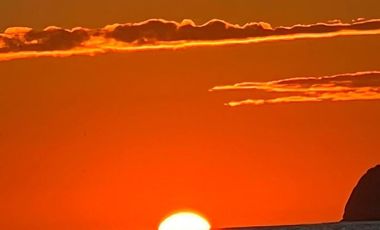 HERMOSO DEPARTAMENTO DE LUJO... AMUEBLADO, FRENTE A PLAYA EN RENTA