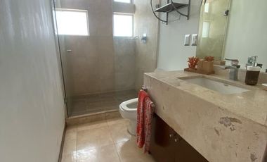 HERMOSO DEPARTAMENTO DE LUJO... AMUEBLADO, FRENTE A PLAYA EN RENTA