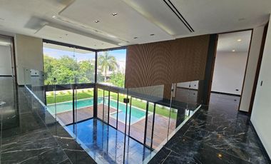 CASA EN VENTA EN YUCATAN COUNTRY CLUB, MERIDA ESTRENA LUJOS Y COMODIDADES.